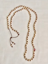 Load image into Gallery viewer, Necklace Snake in Blush Pearls 10mm